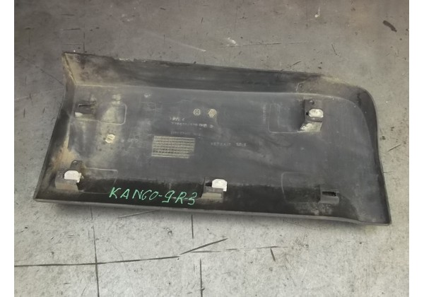 Накладка задньої правої розпашної дверки Renault Kangoo, 8200188541, 7700304870, 8200101806*